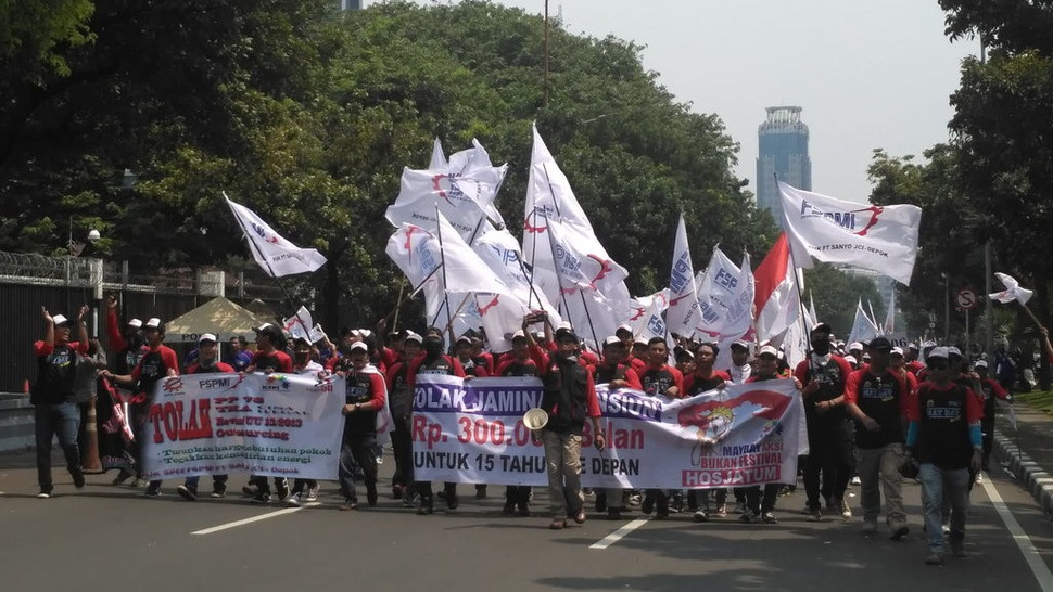 Buruh Surabaya Tuntut Penghapusan Sistem Kerja Kontrak