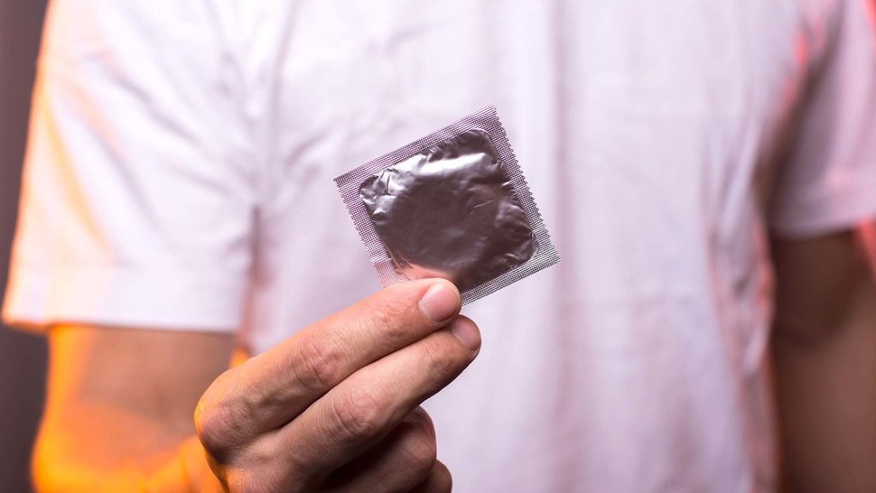 Fenomena Melepas Kondom dan Pentingnya Consent Sex