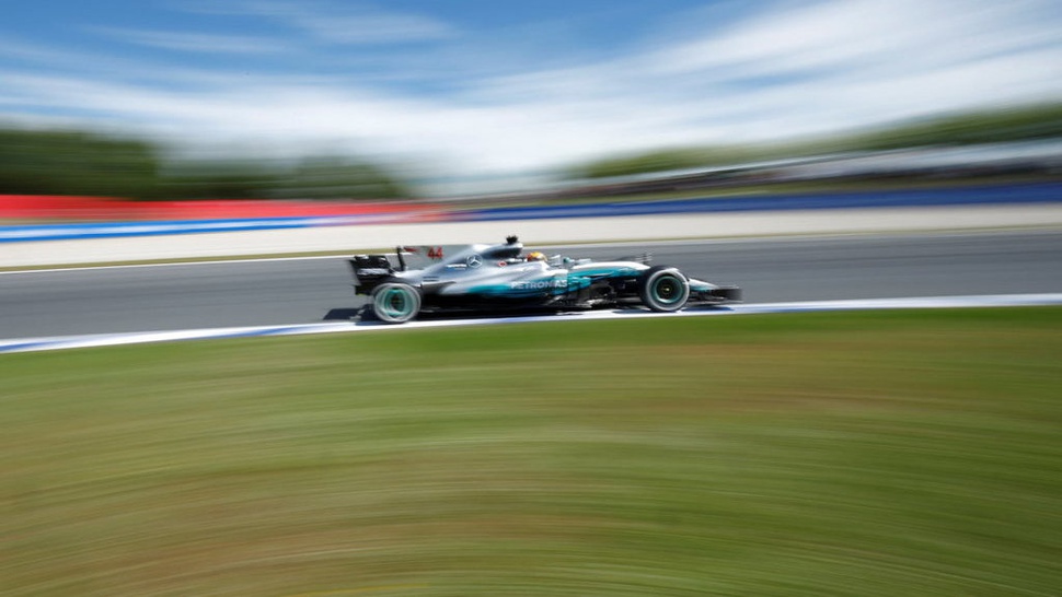 Lewis Hamilton Raih Posisi Terdepan GP F1 Catalunya