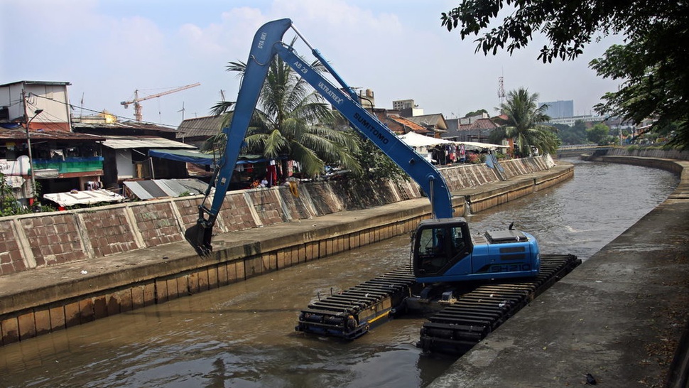 Anies Siagakan 50 Ribu Personel Antisipasi Banjir Jakarta