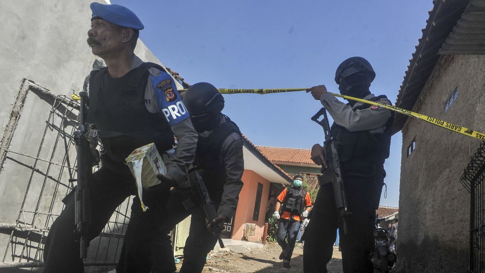 Terduga Teroris di Riau Pakai Telegram Rekrut 2.000 Anggota