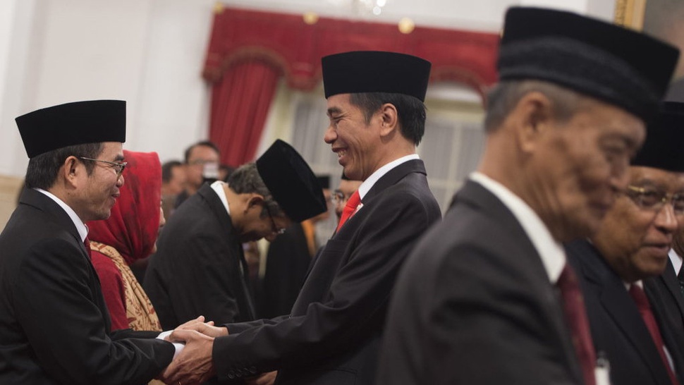 Jokowi Lantik 9 Tokoh Nasional Jadi Dewan Pengarah UKP PIP