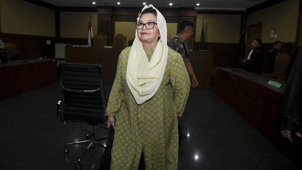 Mantan Menkes Siti Fadilah Bebas Setelah 4 Tahun Dipenjara