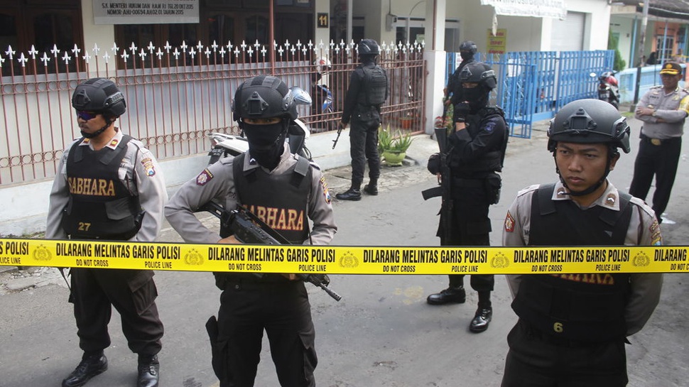 Hari Ini Densus Tangkap Terduga Teroris di Tiga Kabupaten 
