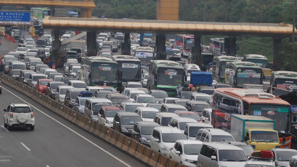 Libur Panjang, 115 Ribu Kendaraan Keluar Jakarta Via Tol Cileunyi