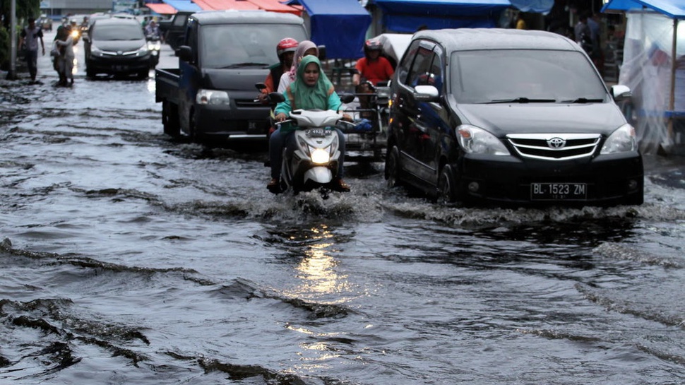 Banjir di Belitung Hari Ini Sebabkan Akses Jalan Terputus 