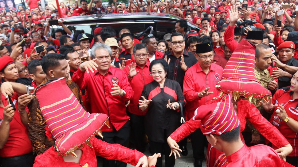 Megawati Minta Kader PDI-P Menangkan Pilgub Jabar 2018