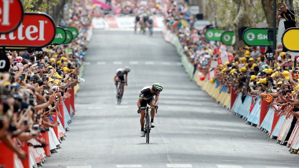 Sponsor Tim Tour de France Sumbang 1 Juta Hand Sanitizer untuk NHS