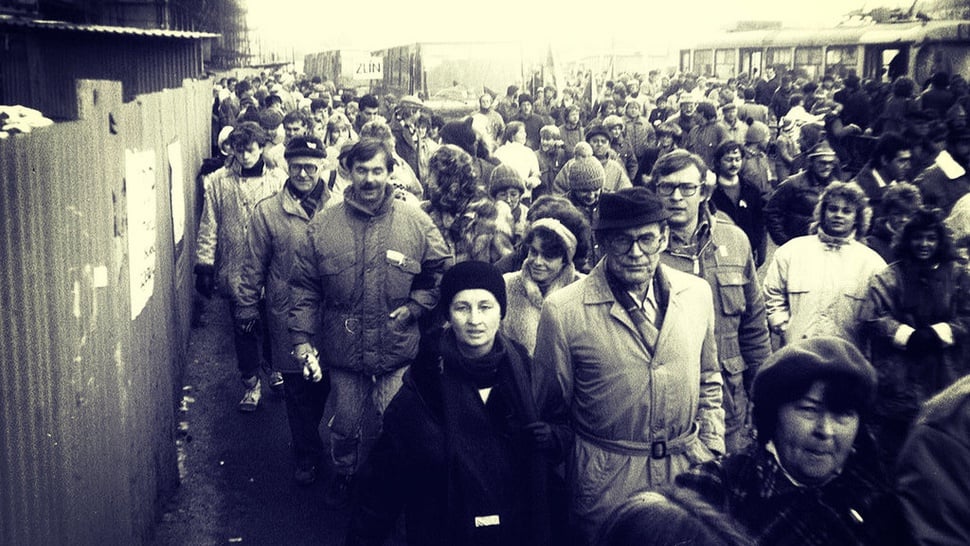 Cekoslowakia 1989: Revolusi Beludru Gulingkan Rezim Komunis