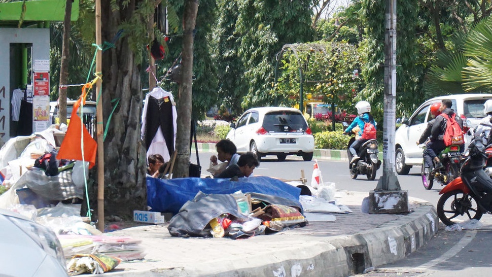 Omzet Penjual Perlengkapan Ospek UB Malang Turun Drastis