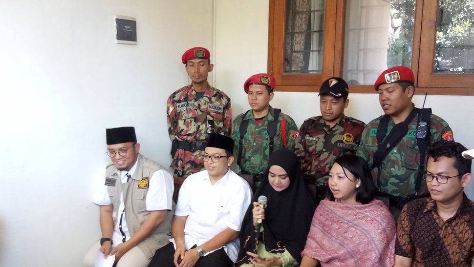 Jokowi Didesak Segera Temui Keluarga Novel Baswedan