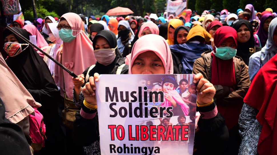 Ganjar Minta Aksi untuk Rohingya di Borobudur Dibatalkan
