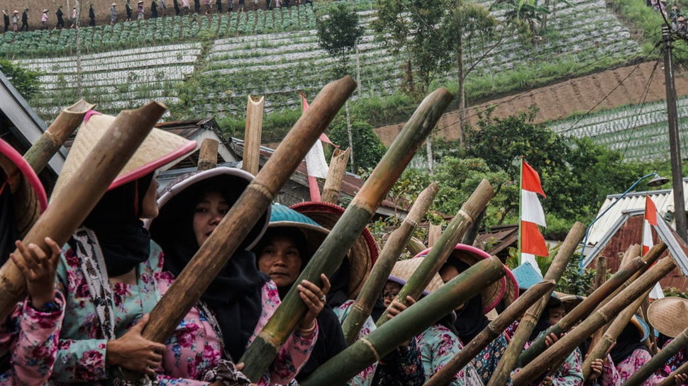 2017/09/21/antarafoto-festival-gunung-slamet-2017-210917-iz-3_2974.JPG