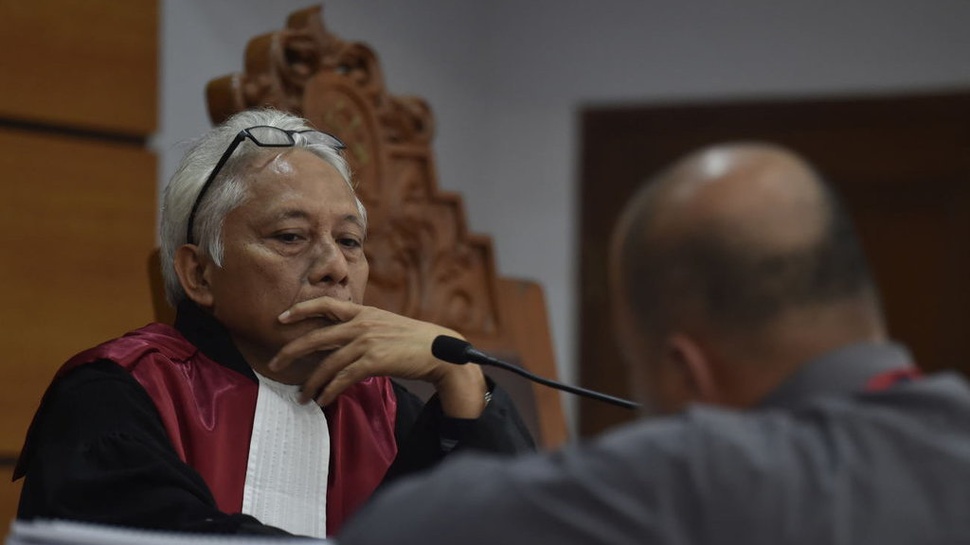 Saksi Setya Novanto Uraikan Status Penyelidik & Penyidik KPK