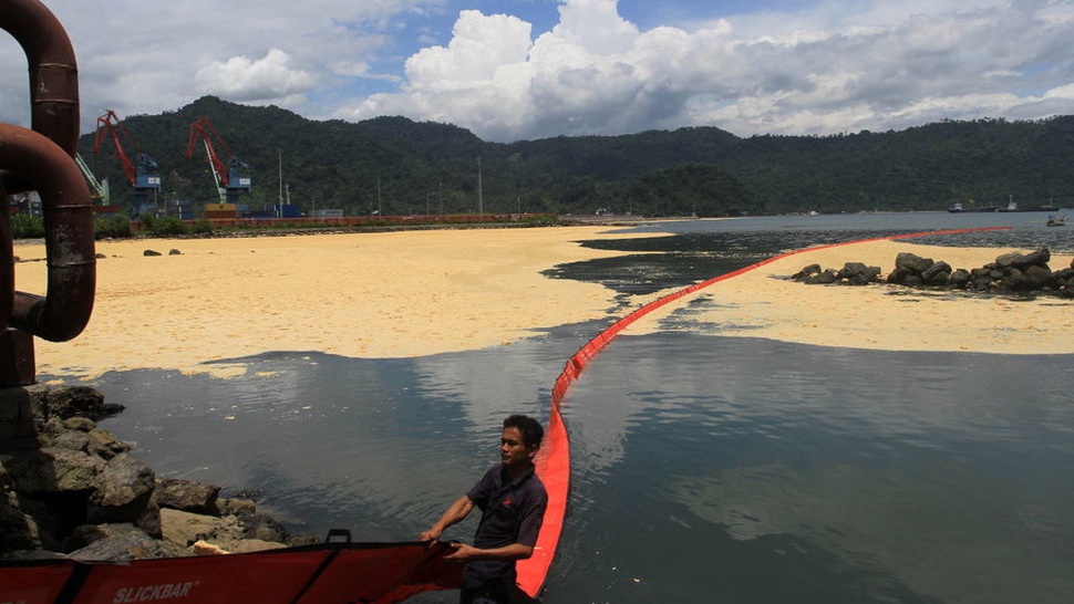 Kebakaran di Perairan Balikpapan Sebabkan Dua Nelayan Tewas