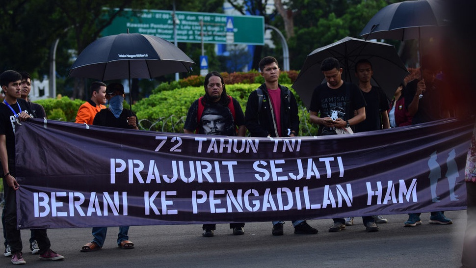 TNI Masih Berkubang Pelanggaran HAM