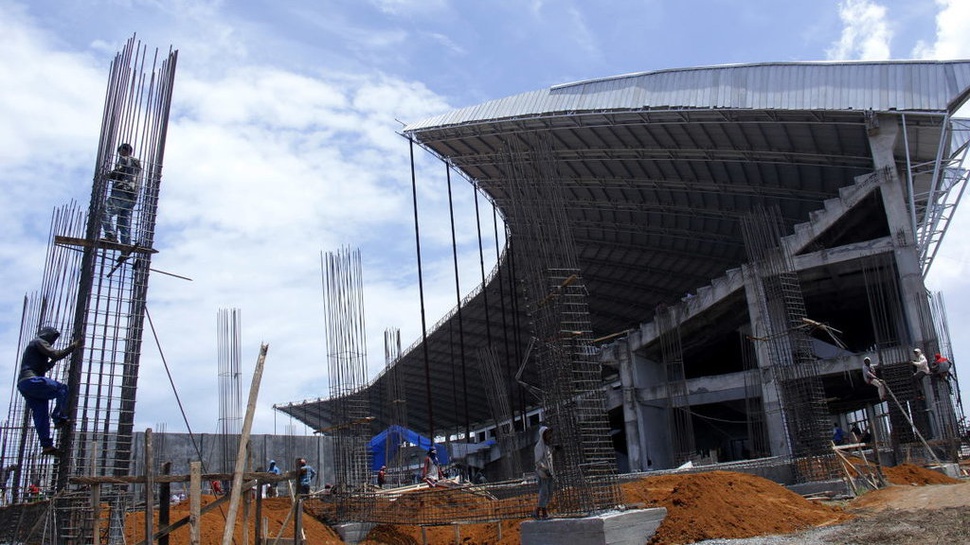 Bangunan Tribun Stadion Barombong Roboh karena Tiang Cor Rusak
