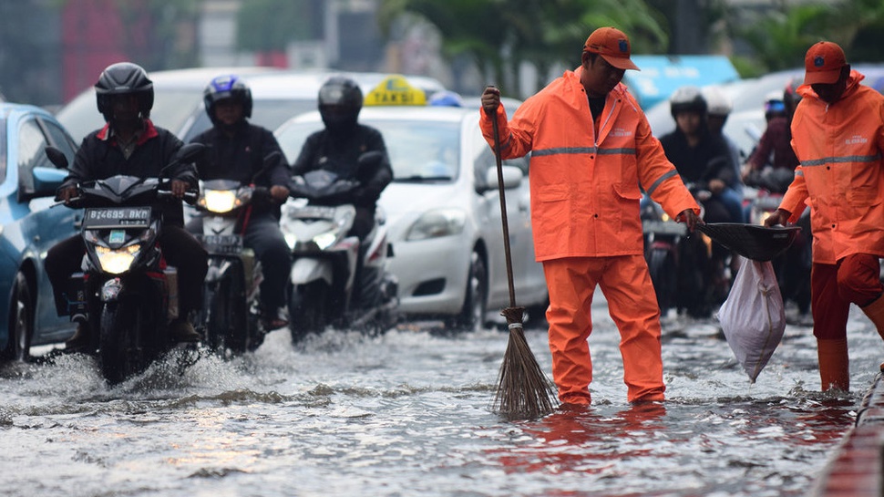 Bioskop Hollywood XXI Tergenang Saat Hujan Deras Guyur Jakarta
