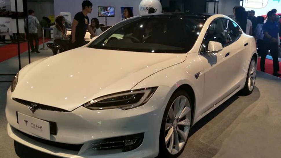 Tesla Tarik 11.000 Mobil SUV Model X karena Jok Bermasalah