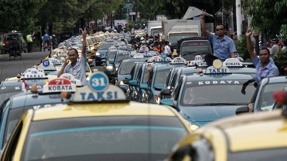 Yang Longgar dan Ketat dalam Revisi Aturan Taksi Online