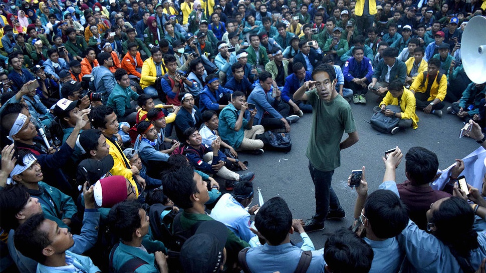 Demo Tiga Tahun Pemerintahan Jokowi-JK