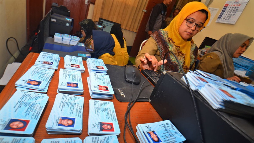 Mendagri Minta Kejadian E-KTP yang Tercecer di Bogor Diinvestigasi