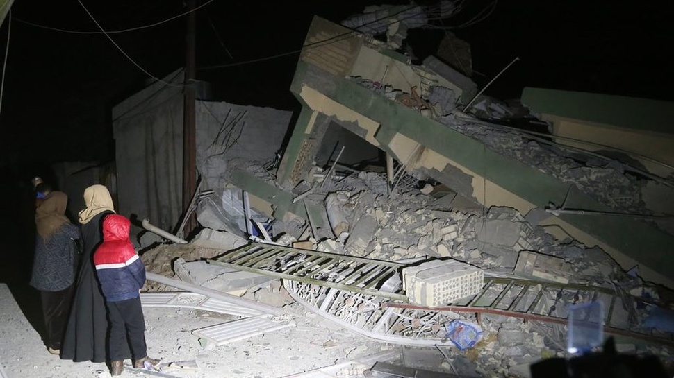 Korban Tewas Akibat Gempa Iran-Irak Mencapai 335 Orang