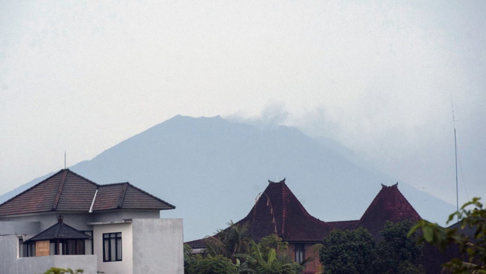 Warga Diminta Jangan Sebarkan Berita Hoax Soal Gunung Agung Meletus