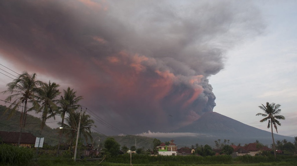 Gunung Agung Tremor Melebihi Ambang Batas selama 34 Menit 