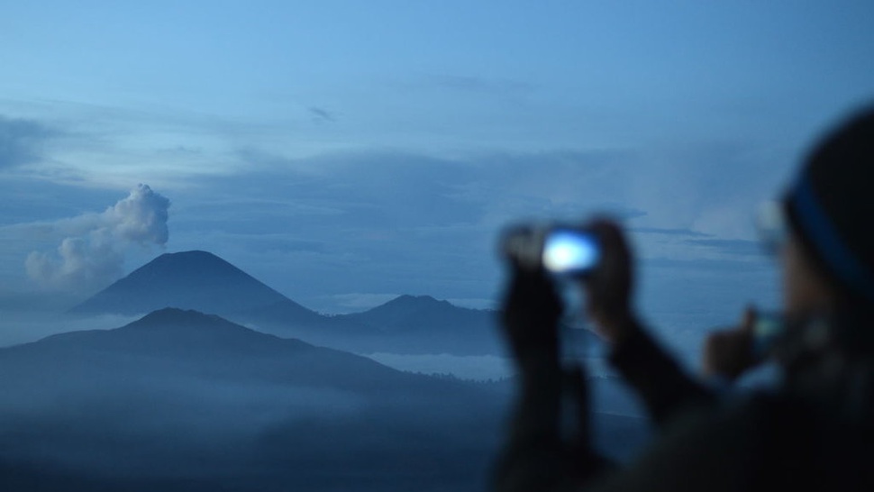 Status Terkini Gunung Bromo: Tinggi Kolom Abu 600 M di Atas Puncak