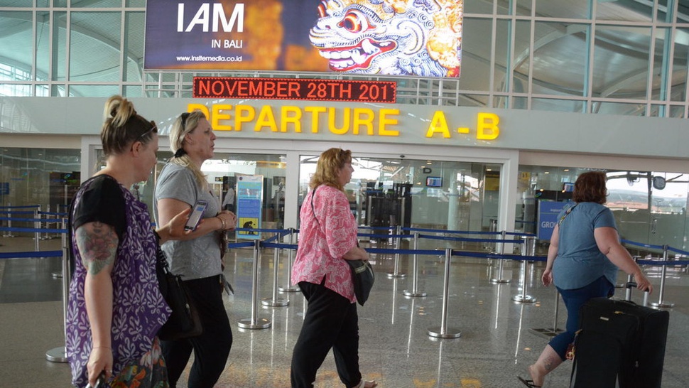 Imigrasi Bandara Ngurah Rai Perpanjang Exit Pass Turis Asing
