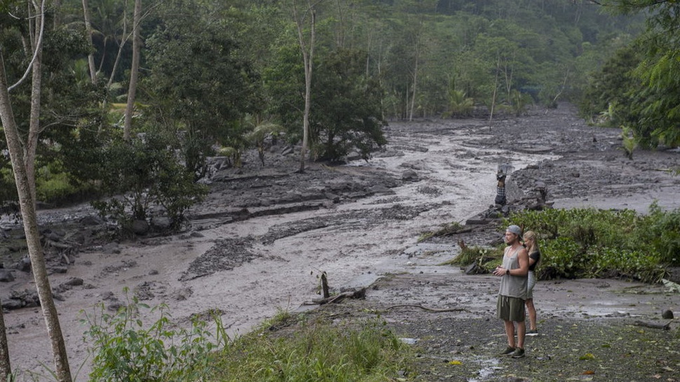 Warga Diminta Jauhi Sungai Sabuh karena Lahar Hujan Gunung Agung