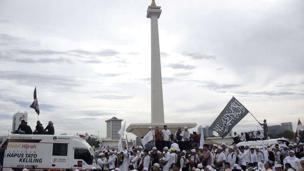 Beda Sikap Reuni 212: Jokowi Tak Diundang, Prabowo Tamu Kehormatan