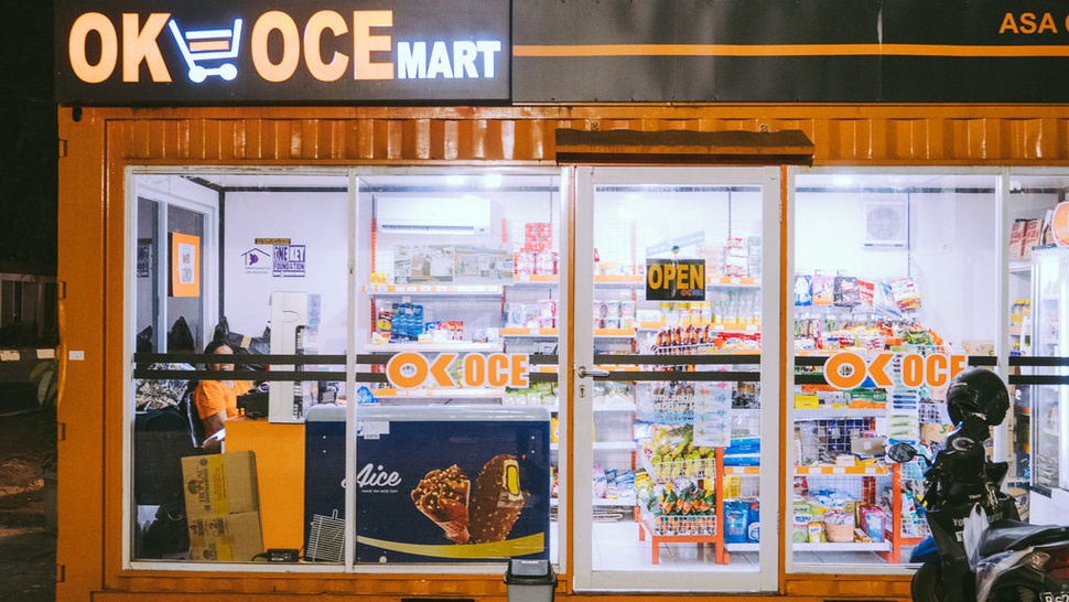 Pilih Mana: Minimarket 212 Mart atau Ok Oce Mart?
