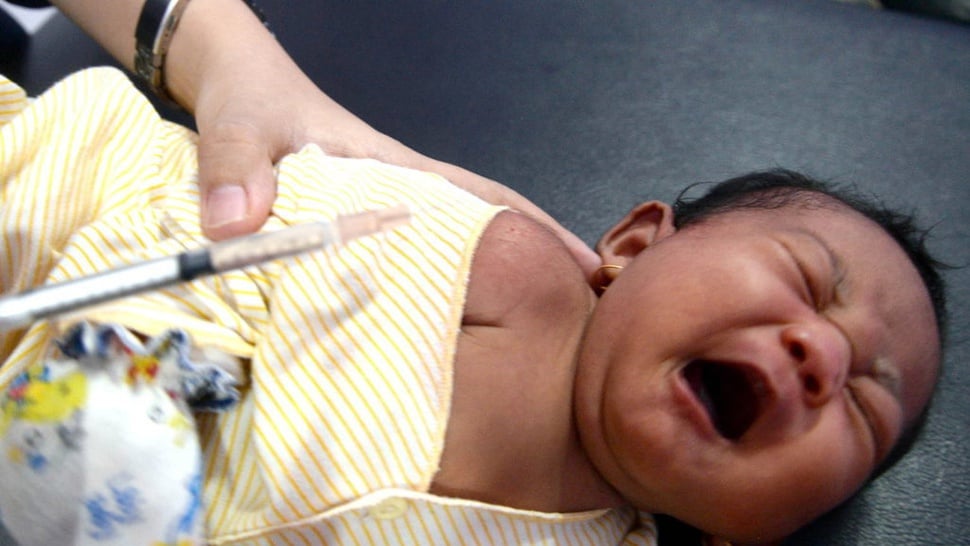 Apakah Bayi Bisa Diberi Vaksinasi Saat Sedang Pilek atau Batuk?