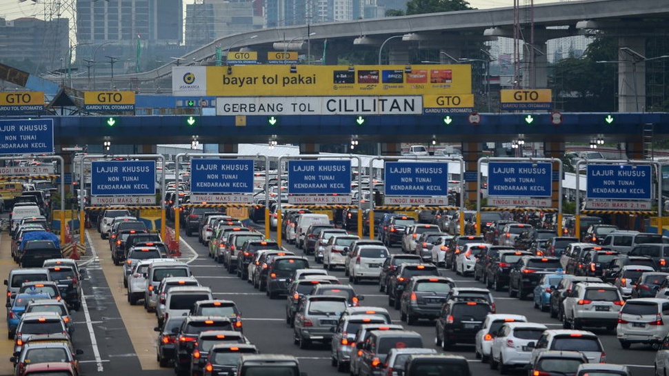 Hari Pertama Tahun Baru 2018, 104 Ribu Kendaraan Kembali ke Jakarta