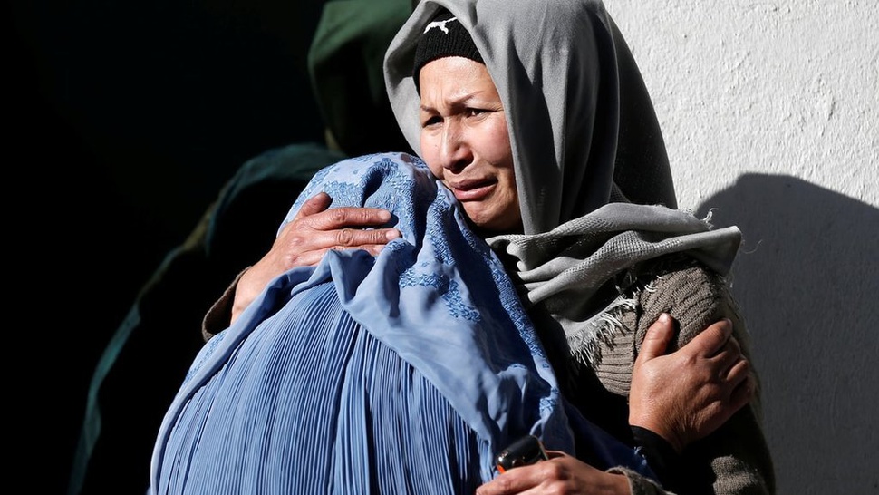 Bom Bunuh Diri di Kantor Berita Afghanistan Tewaskan Puluhan Orang