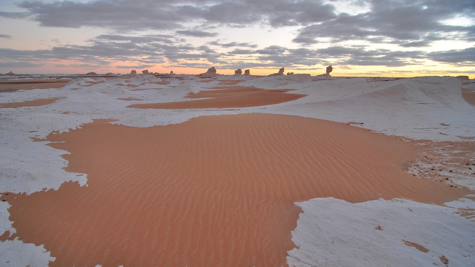 Fenomena Langka Salju di Gurun Sahara Capai Ketebalan Hingga 40 Cm