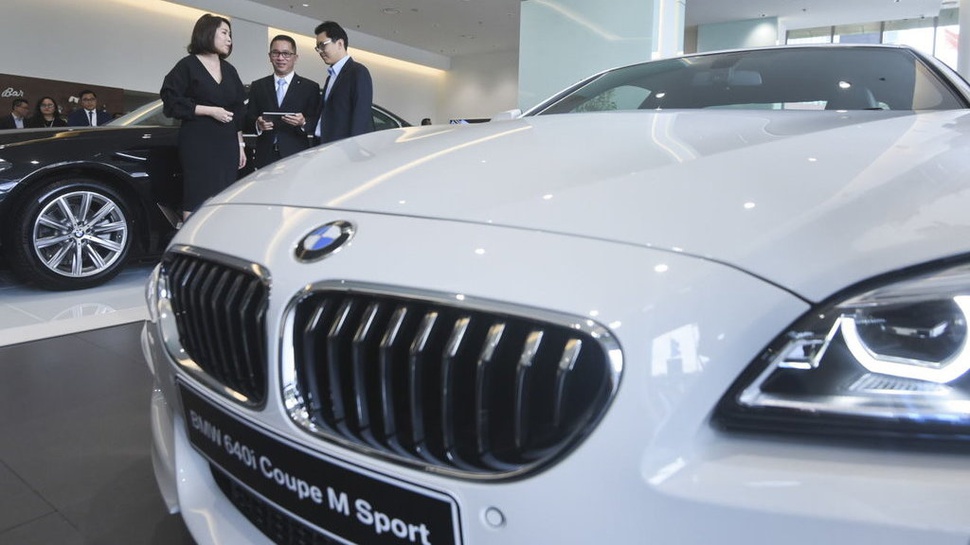 BMW Seri 8, Sedan Tangguh untuk Lintasan Balap dan Jalan Umum