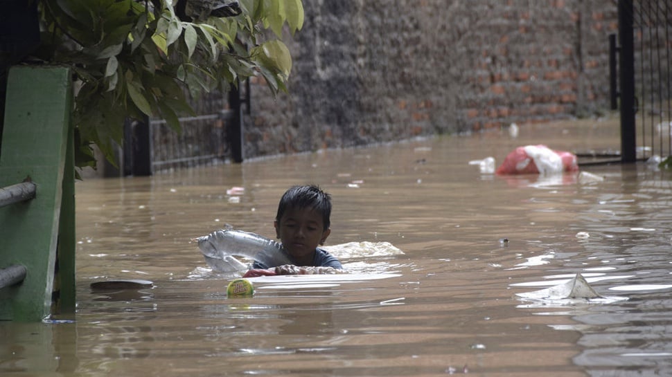 2018/02/06/banjir-cililitan-8-tirto.id-mico-.jpg