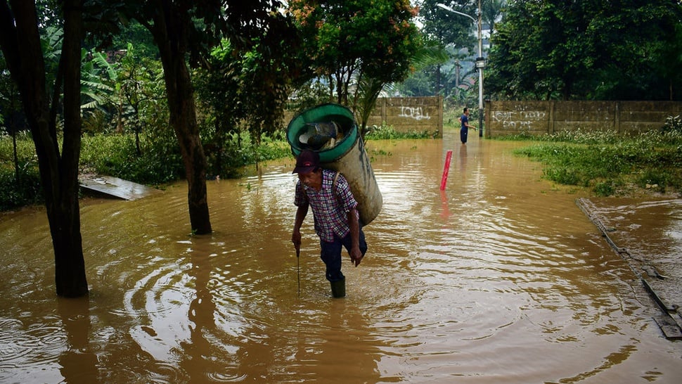 2018/02/07/banjir-di-kampung-arus--1-tirto-tirto.id-arimacs-wilander.jpg