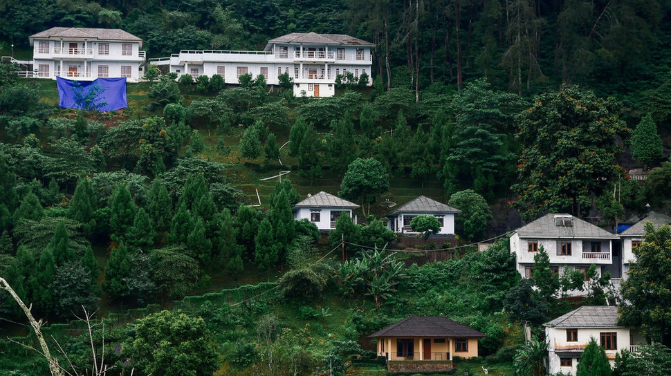 Regulasi Bertubrukan, Menjamurlah Vila dan Resort di Hulu Ciliwung