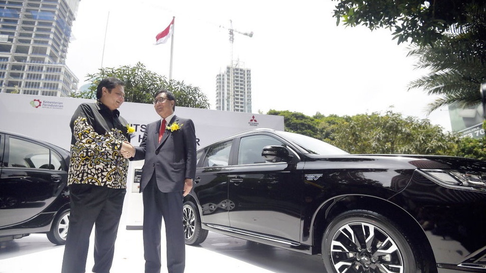 Menteri Airlangga Dorong Industri Otomotif Perbanyak Produksi Sedan