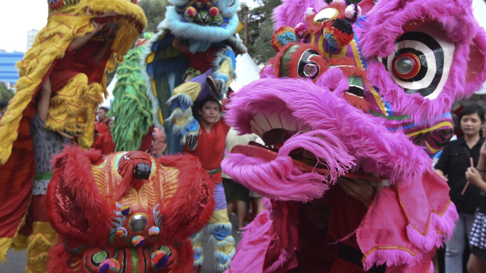 Masyarakat Keluhkan Kenyamanan Saat Karnaval Cap Go Meh di Grogol