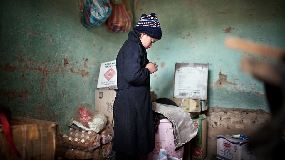 Perempuan Afghan Terpaksa Menyamar jadi Laki-Laki untuk Bekerja