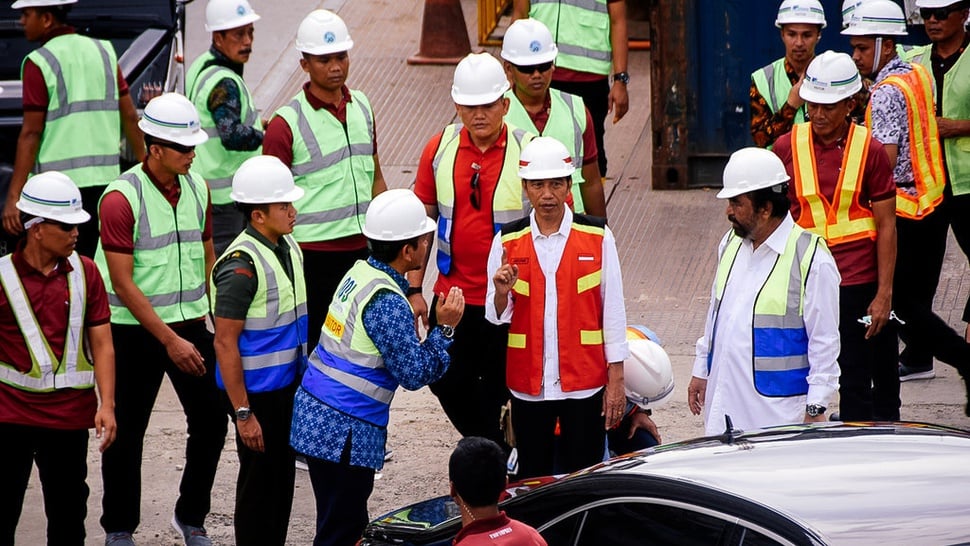 2018/03/07/presiden-joko-widodo-meninjau-mrt--6--tirto.id-andrey-gromico.jpg