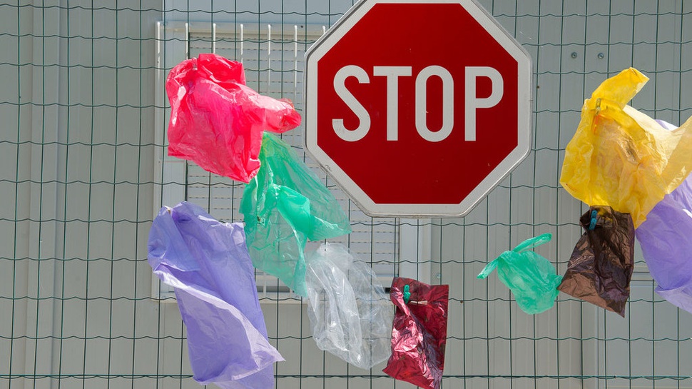 Larangan Penggunaan Plastik Akan Diterapkan di Pasar Tradisional