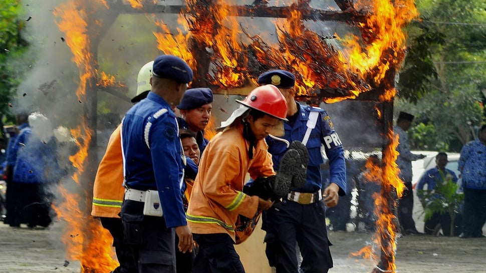 Tunjungan Plaza Surabaya Terbakar, Diduga karena Korsleting Listrik