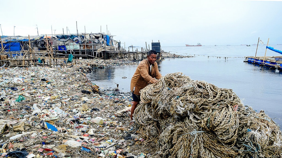 2018/03/21/pantai-cilincing-penuh-sampah--5--tirto.id-andrey-gromico.jpg