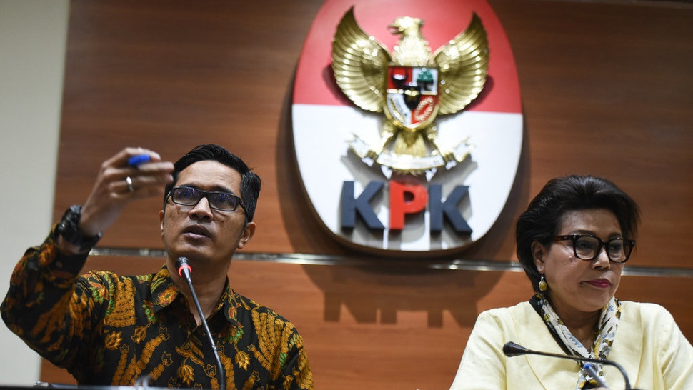 OTT Bengkulu: Bupati Dirwan Mahmud dan Istri Tiba di Kantor KPK